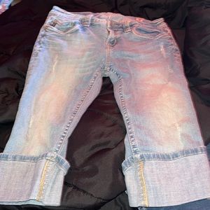 Brand new Mek Denim USA Capri Jeans.